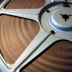 Normal-8, Super-8, 8mm-Film, Filmrolle, Lichtreflexion, Perforationsloecher, Filmformat erkennen
